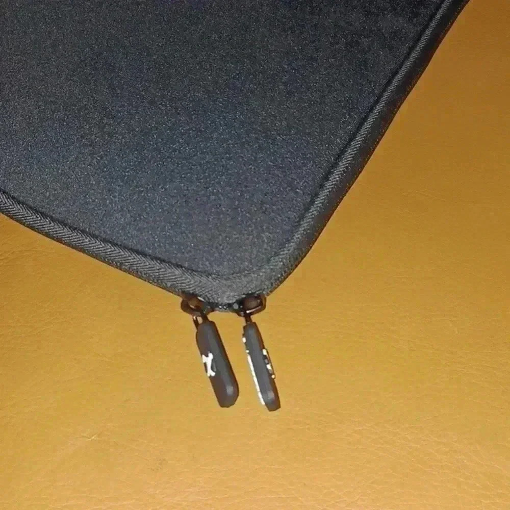 > Brand new Gateway  15.6 carrying case for laptop.